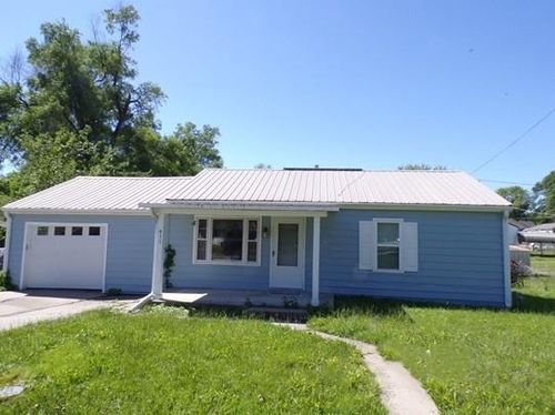 411 Grandview St, Richmond, MO, 64085-1175 | Card Image