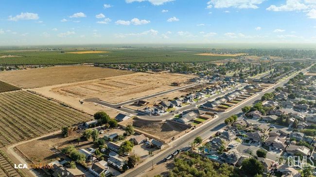 711 Sammy Way, Home with 4 bedrooms, 1 bathrooms and null parking in Shafter CA | Image 17