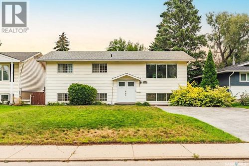 2517 Preston Ave S, Saskatoon, SK, S7J2G3 | Card Image