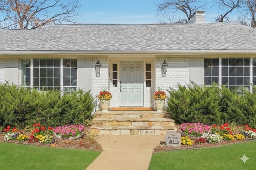 7039 Cliffbrook Dr, Dallas, TX, 75254-7909 | Card Image