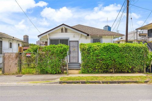 1821 Young St, Honolulu, HI, 96826-2110 | Card Image