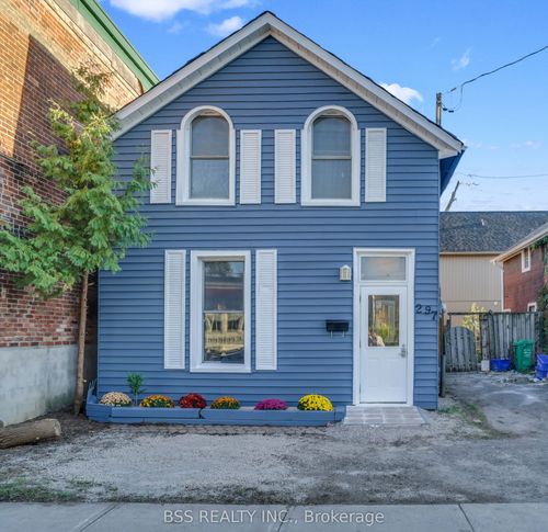 297 Sherbrooke St, Peterborough, ON, K9J2N7 | Card Image
