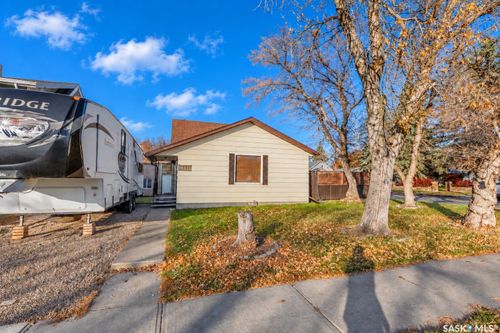 1080 Henleaze Avenue, Moose Jaw, SK, S6H3V6 | Card Image