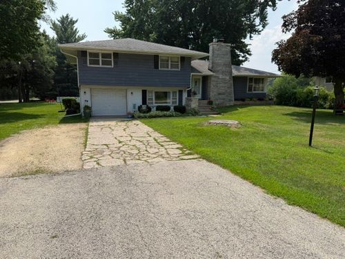 360 Swanson Rd, Sycamore, IL, 60178-1122 | Card Image