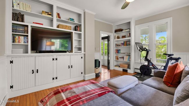 Media Room/Den | Image 20