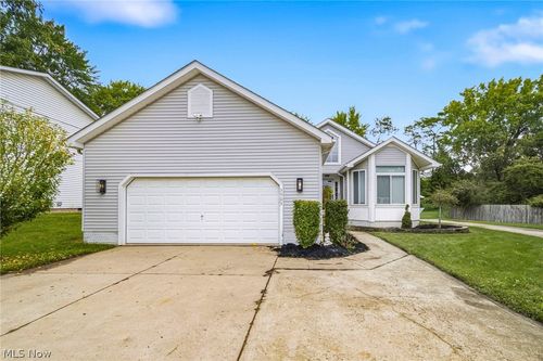 3903 Laurel Road, Brunswick, OH, 44212 | Card Image