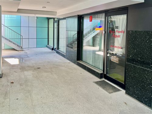 c102-20-22 College Point Blvd, Flushing, NY, 11356-2223 | Card Image