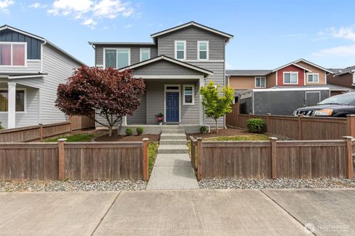 5621 87th Ave Ne, Marysville, WA, 98270-7037 | Card Image