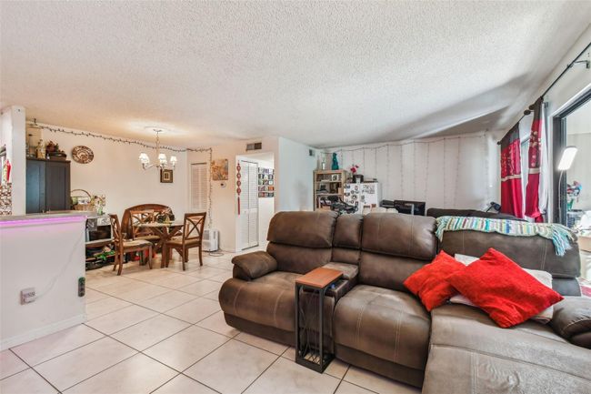 C - 6015 Laketree Lane, Condo with 2 bedrooms, 2 bathrooms and null parking in Temple Terrace FL | Image 37