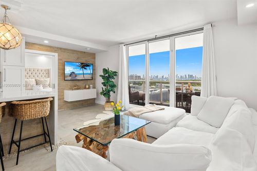 1533-2301 Collins Ave, Miami Beach, FL, 33139-1630 | Card Image