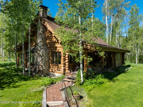 9952 Little Pine Ln, Victor, ID, 83455-1058 | Card Image