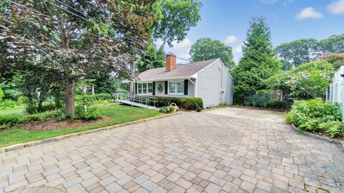 157 Beaver Dr, Kings Park, NY, 11754-2209 | Card Image