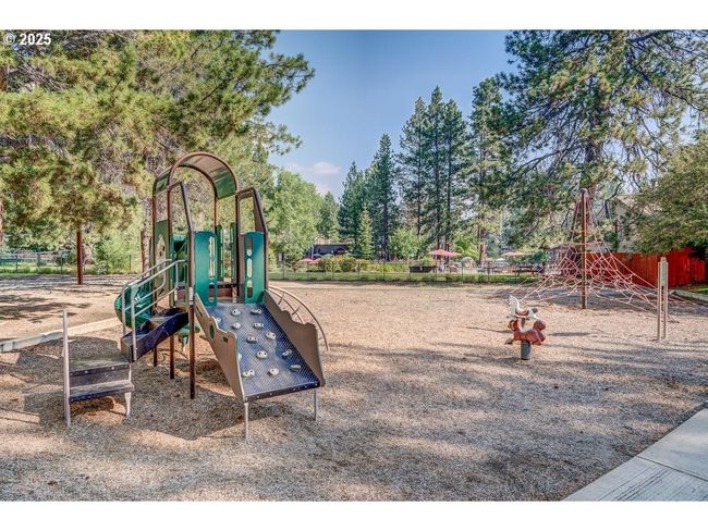 18575 Sw Century Dr, Condo with 1 bedrooms, 1 bathrooms and null parking in Bend OR | Image 17