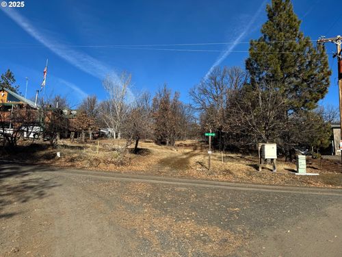 345 Oak Park Dr, Wamic, OR, 97063-9702 | Card Image