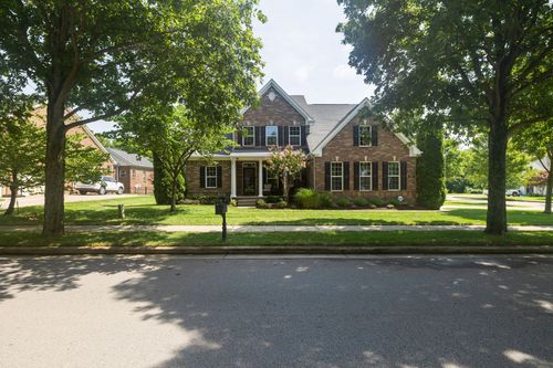 147 Stream Valley Blvd, Franklin, TN, 37064-6901 | Card Image