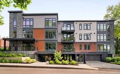 unit-201-20 Kinmonth Rd, Waban, MA, 02468-1545 | Card Image