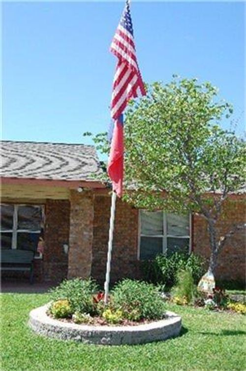 100 Windwood Dr, Kingsland, TX, 78639-9705 | Card Image