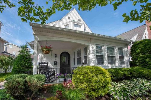 12 N Nassau Ave, MARGATE CITY, NJ, 08402-1442 | Card Image