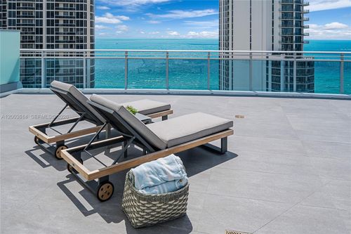ph1-17550 Collins Ave, Sunny Isles Beach, FL, 33160-2867 | Card Image