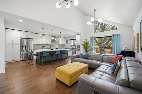 17070 Viewcrest Ln, Morgan Hill, CA, 95037 | Card Image