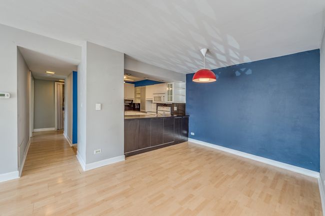 APT-2A - 4524 Kings Walk Dr, Condo with 2 bedrooms, 2 bathrooms and 2 parking in Rolling Meadows IL | Image 4