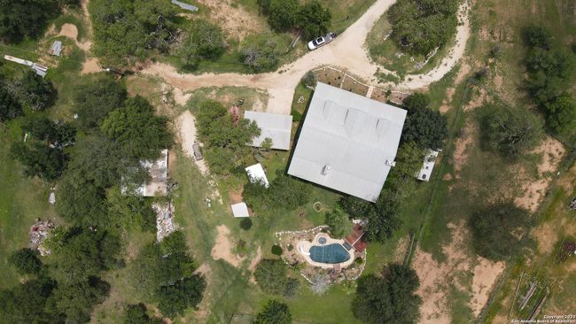 8389 E Loop 1604 S, House other with 5 bedrooms, 5 bathrooms and null parking in Adkins TX | Image 4