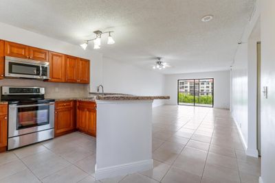 508 - 2221 Cypress Island Dr, Condo with 2 bedrooms, 2 bathrooms and null parking in Pompano Beach FL | Image 1