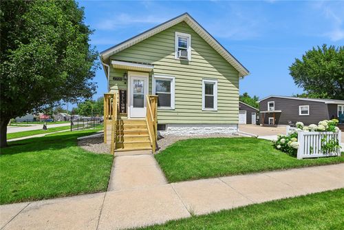 2700 3rd Ave, Marion, IA, 52302-3917 | Card Image
