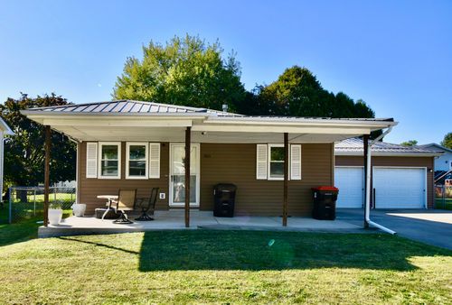 810 Tomahawk, Heyworth, IL, 61745-9309 | Card Image