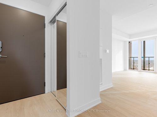 2414-1 Quarrington Lane, North York, ON, M3C0S4 | Card Image