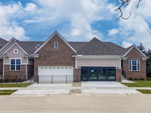 125-9921 Crossview Trl, Howell, MI, 48855-6337 | Card Image