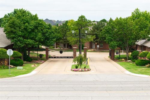 15420 Monarch Ln, Edmond, OK, 73013-1136 | Card Image