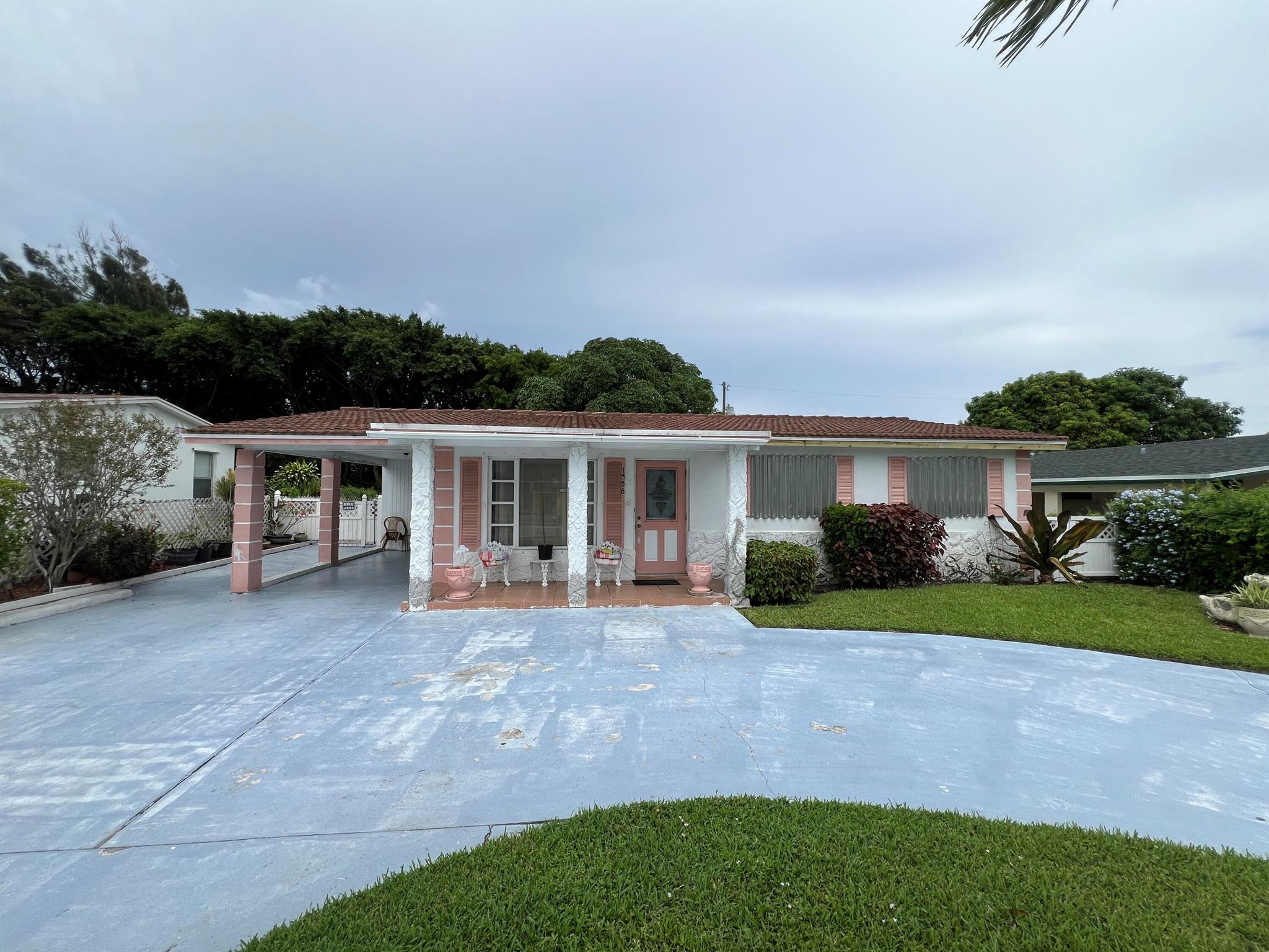31st St, Riviera Beach, FL 33404