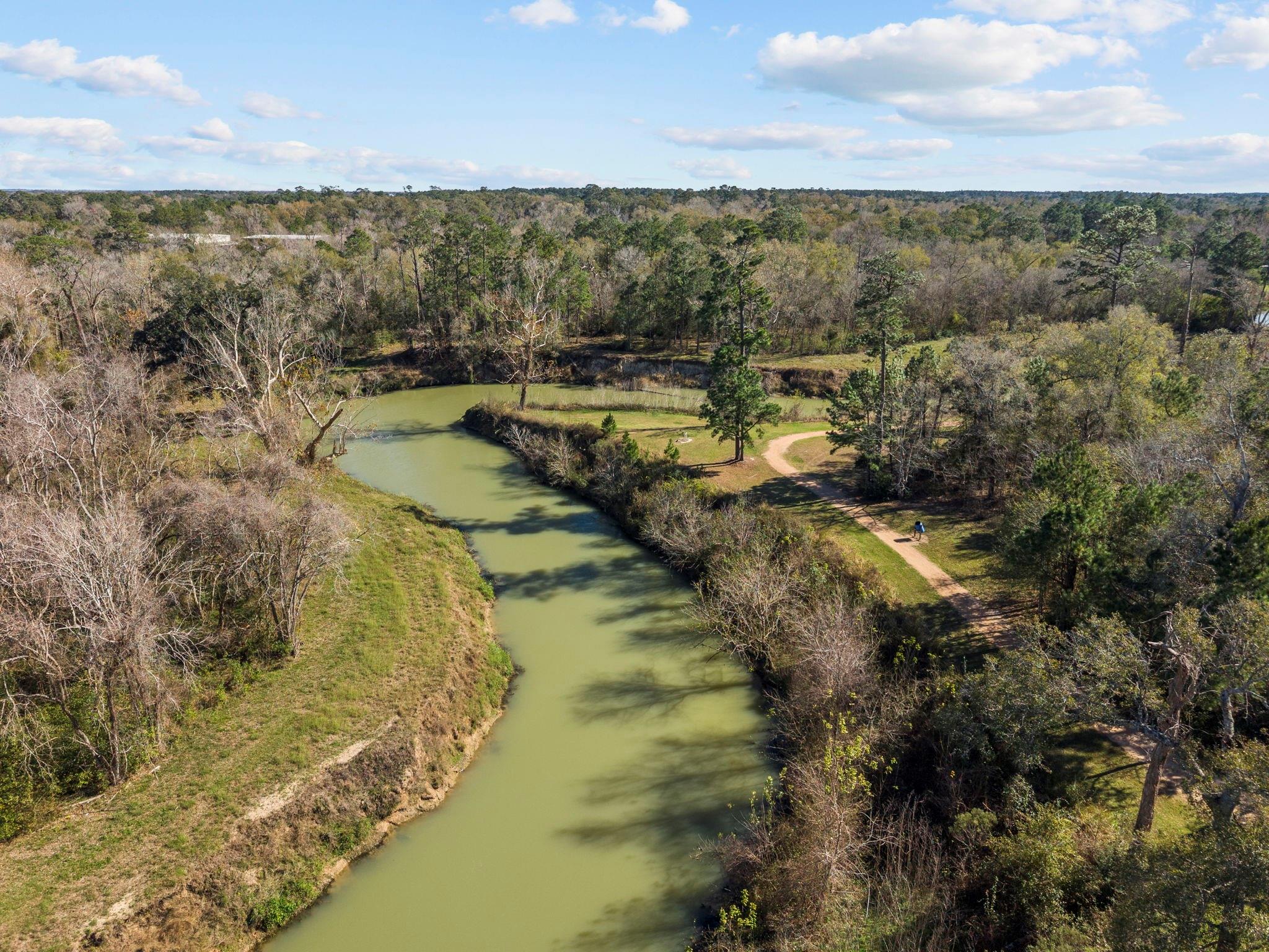 Land in Alvin 5