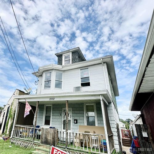 1932 Chambers St, Hamilton, NJ, 08610-5427 | Card Image