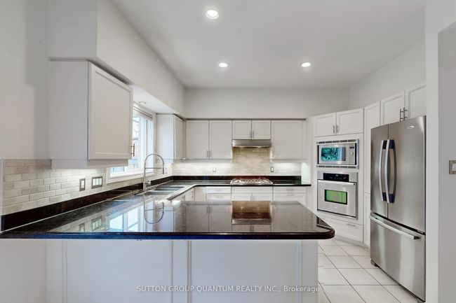 132 John St, House attached with 3 bedrooms, 4 bathrooms and null parking in Oakville ON | Image 12