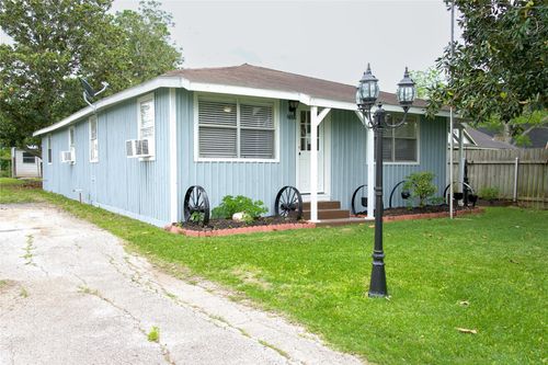 7518 Fm 442 Rd, Boling, TX, 77420-2311 | Card Image