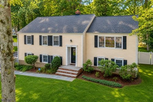 69 Jones Dr, New Providence, NJ, 07974-1122 | Card Image