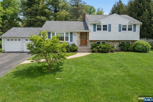 692 Pine Lake Dr, Twp Washingtn, NJ, 07676-4820 | Card Image