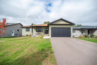 32 Terrance Dr, House other with 2 bedrooms, 2 bathrooms and 4 parking in Petawawa ON | Image 1