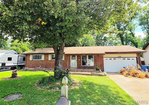 1284 Ballast Point Dr, Arnold, MO, 63010-4007 | Card Image