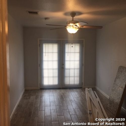 107 Sterling St, San Antonio, TX, 78220-3132 | Card Image