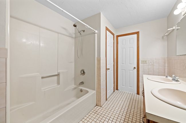 11 - 11 Highcrest Park, Condo with 2 bedrooms, 2 bathrooms and 2 parking in Webster MA | Image 21