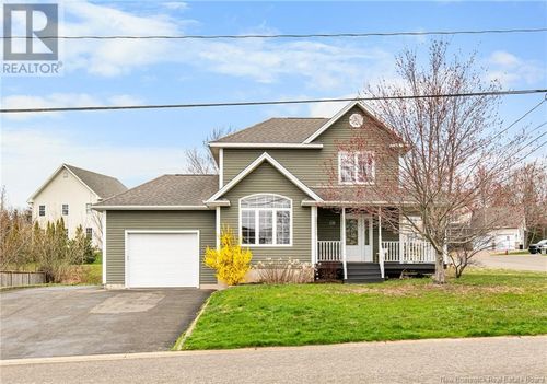 126 Meunier St, Dieppe, NB, E1A7W9 | Card Image