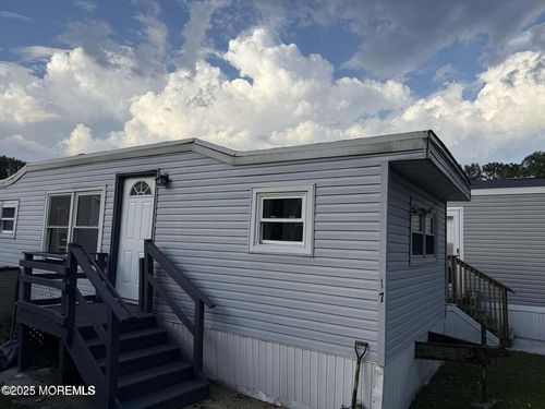17 Gary Ave, Keansburg, NJ, 07734-3116 | Card Image
