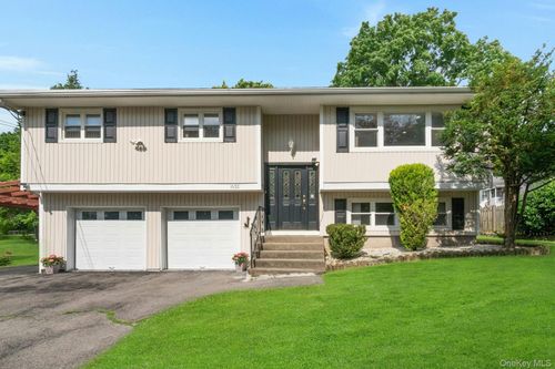 1632 Paine St, Yorktown Heights, NY, 10598-4729 | Card Image