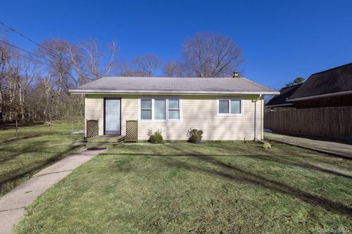 117 Fulton Ave, Mastic, NY, 11950-1809 | Card Image