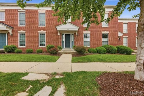 985 Rolling Thunder Dr, O Fallon, MO, 63368-4092 | Card Image