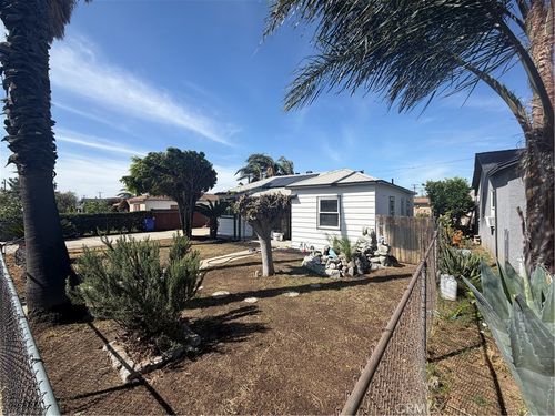 9078 Hemlock Ave, Fontana, CA, 92335-4358 | Card Image