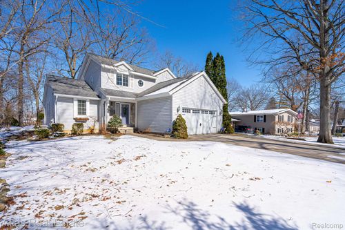 10235 Park Dr, Goodrich, MI, 48438-9303 | Card Image